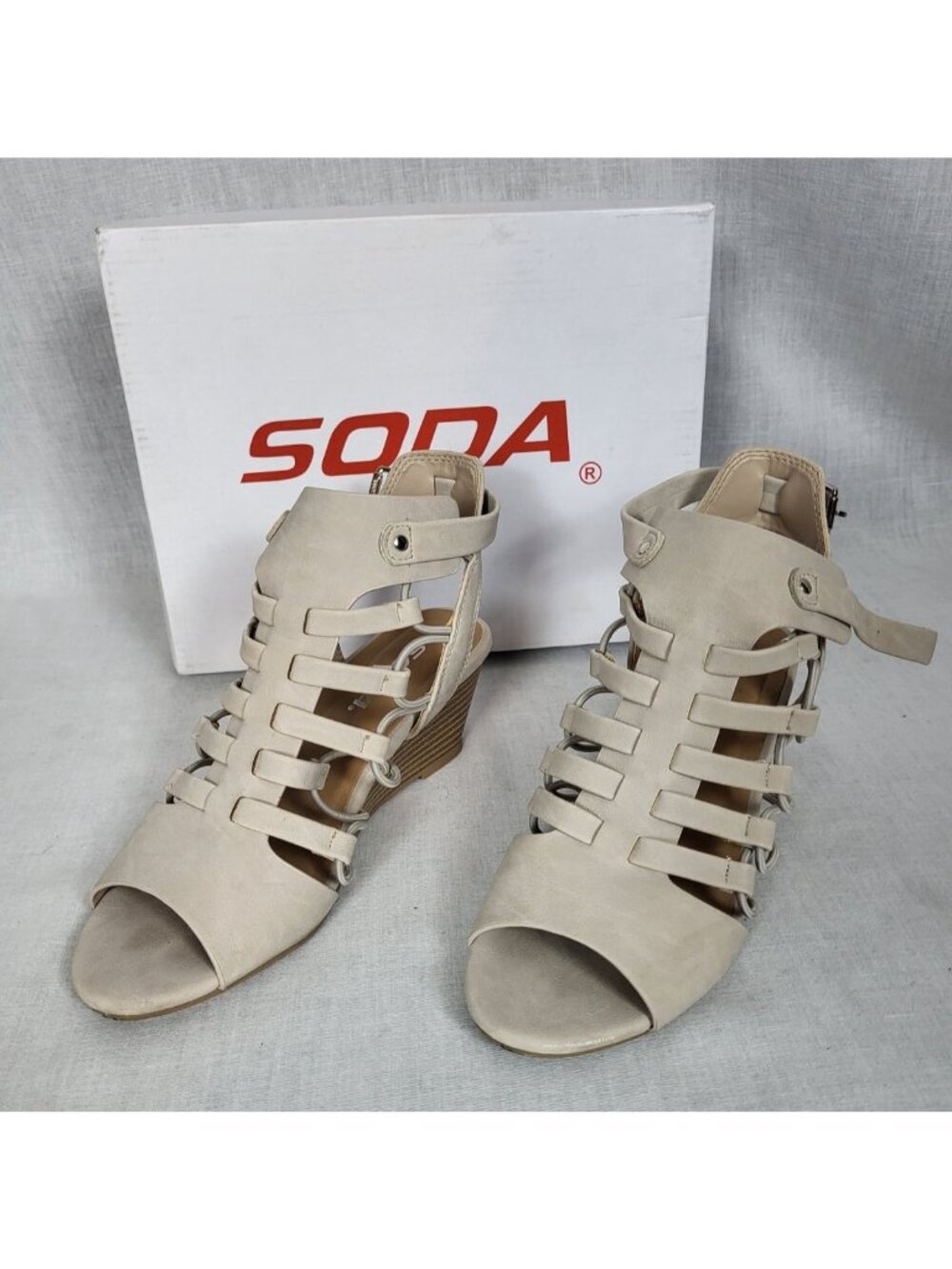 Soda Platform Sandals Chunky Heel Strappy Beige Women's Sz 3 Spring Summer Party